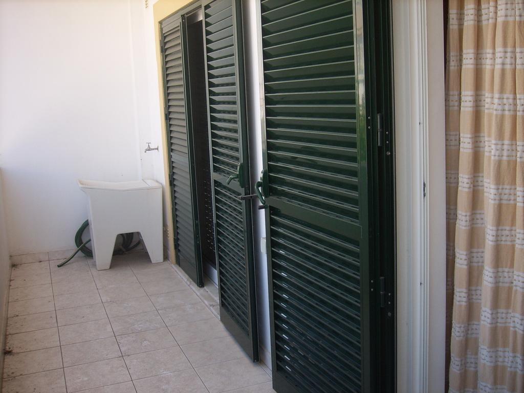 Apartamentos Monica Куартейра Стая снимка